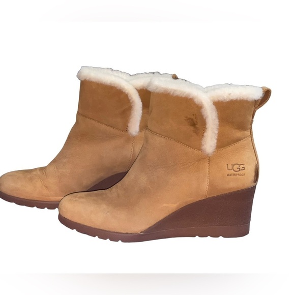 UGG Devorah waterproof wedge bootie. Size 7.5 GUC - Picture 6 of 14